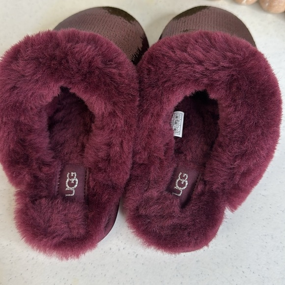 UGG Women's Scuffette II Mirror Ball Slipper Sz 5 NWOB - Picture 3 of 8